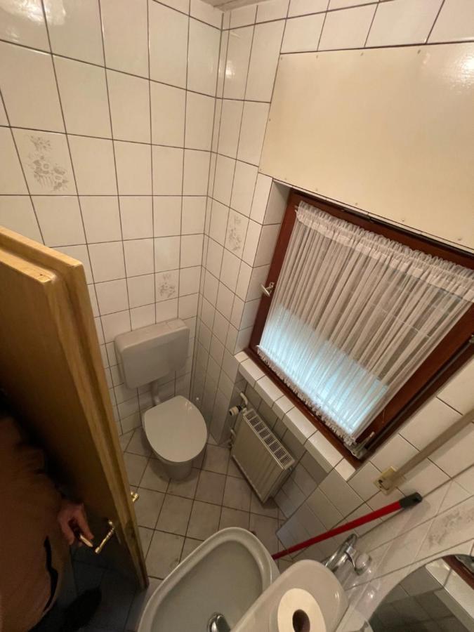 Bonn-Beuel Zentrale Ferienwohnung Mit Parkplaetzen Exterior foto
